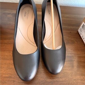 Clarks Black Leather Rounded-Toe Heels